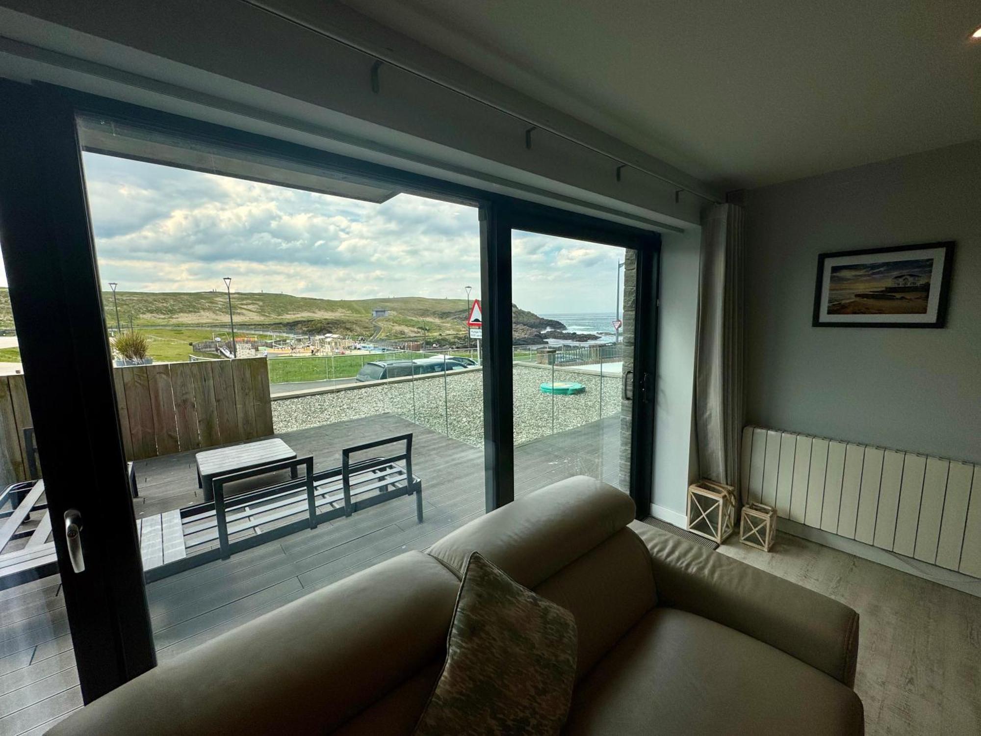 The North Cove, 20M To The Sea, Modern Studio Apartment Portrush Εξωτερικό φωτογραφία