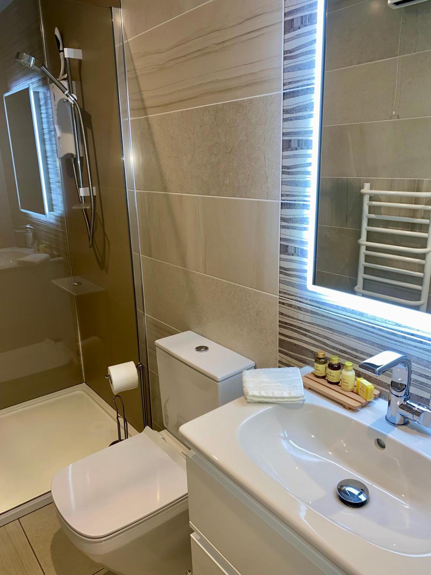 The North Cove, 20M To The Sea, Modern Studio Apartment Portrush Εξωτερικό φωτογραφία